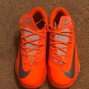 Size 11.5 KD VI Slightly Worn 75$